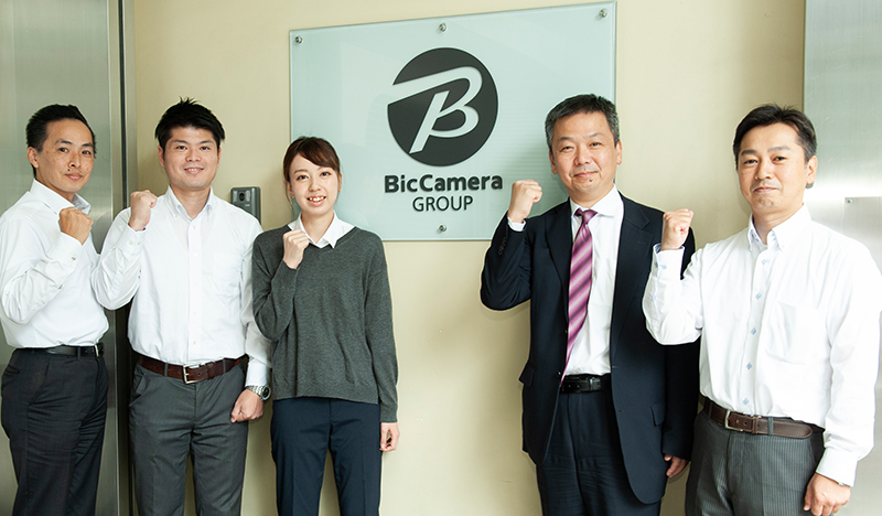 株式会社ビックカメラ 執行役員　法人営業部長 田島 憲一 氏 (写真右から2番目)
